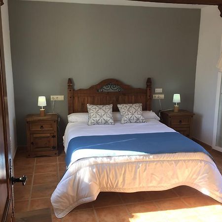 Hostal Rural La Casa Verde Cheles Zewnętrze zdjęcie