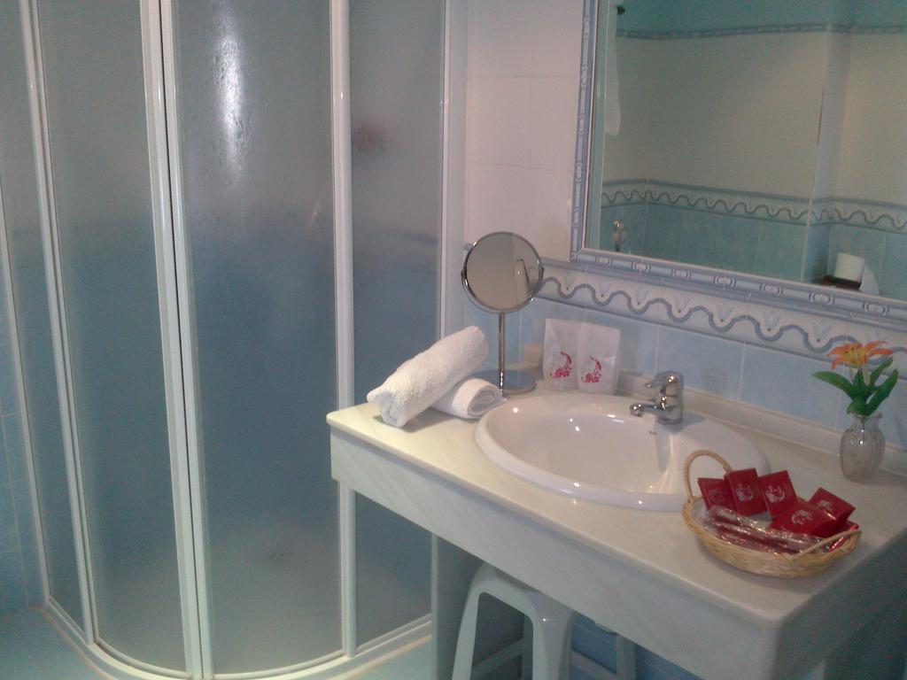 Hostal Rural La Casa Verde Cheles Zewnętrze zdjęcie