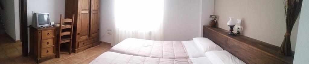 Hostal Rural La Casa Verde Cheles Zewnętrze zdjęcie